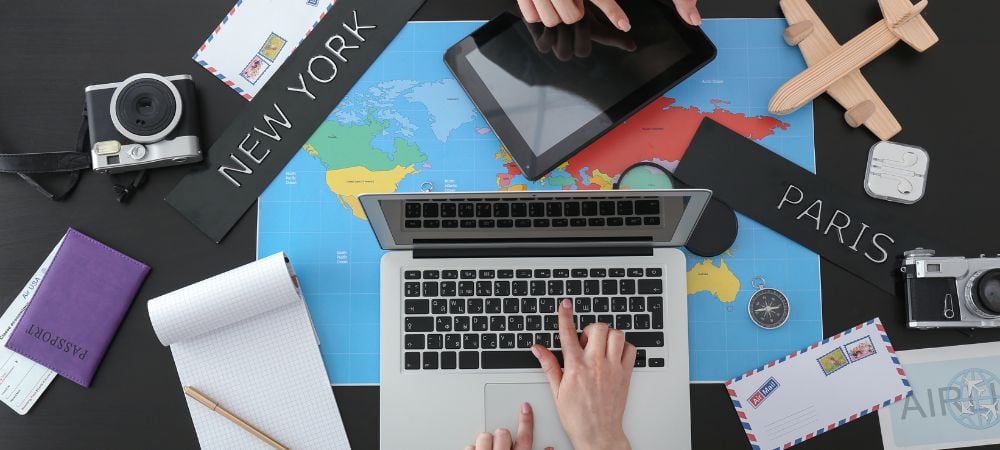 بهترین اپلیکیشن های مفید در سفر برای لپتاپ 2 Tips for Maintaining Your Laptop While Traveling