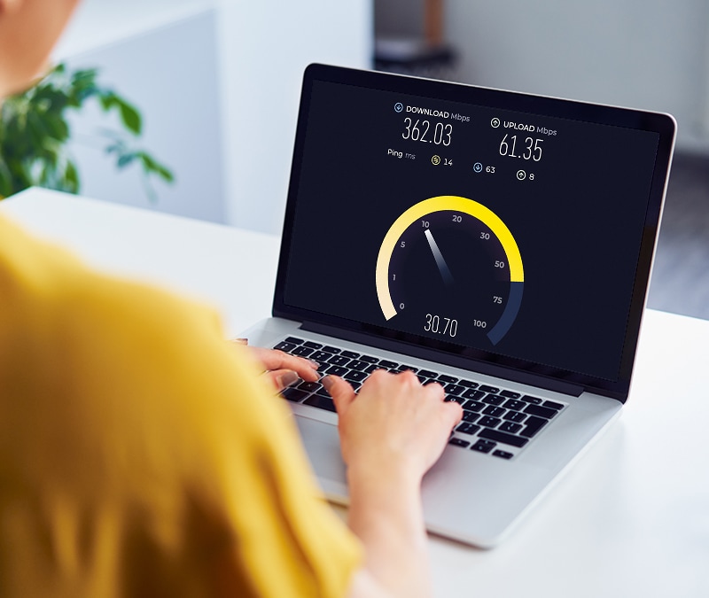 افزایش سرعت وایفای لپتاپ؛ بهینهسازی سرعت اینترنت لپتاپ با چند راهحل ساده 1 how to increase download speed Hero